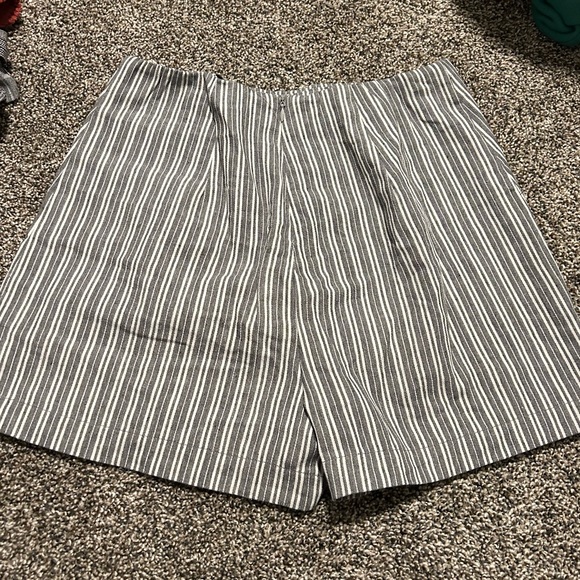 Dusty blue and white striped skort - Picture 4 of 4